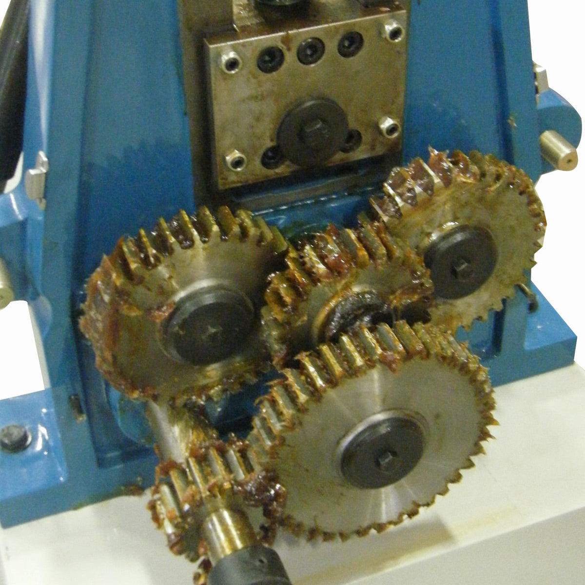 Baileigh R-M10 Manual Roll Bender - image 3